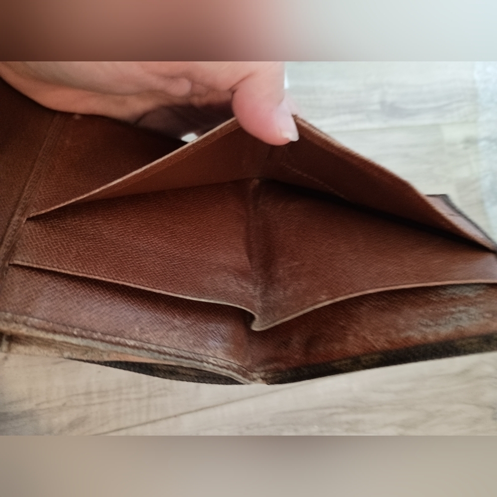 Louis Vuitton Monogram Elise Compact Wallet - Picture 8 of 10